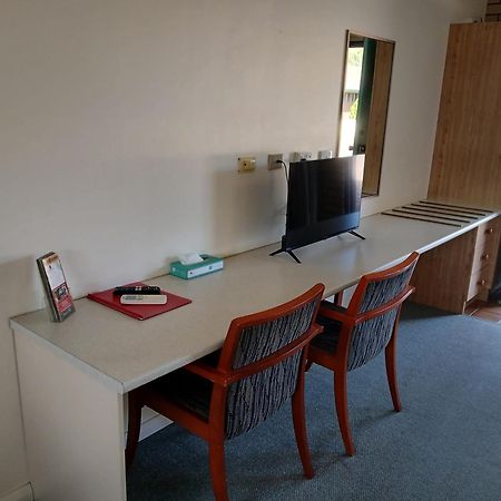 Birch Motel Tocumwal Previously Known As Kanimbla Motor Inn Bagian luar foto
